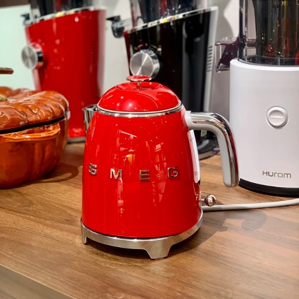 Ấm siêu tốc SMEG KLF05RDEU Red 0,8L màu đỏ