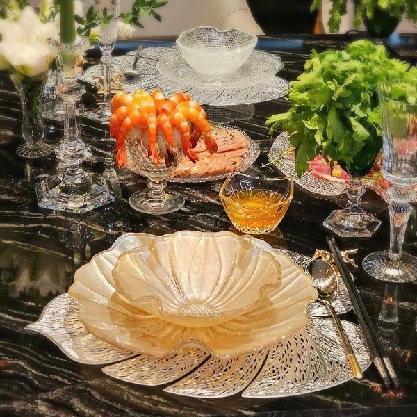 Đĩa pha lê IVV Magnolia Pearly Ivory hoa trắng 41cm (P/IT/IVV/6051.1/410)