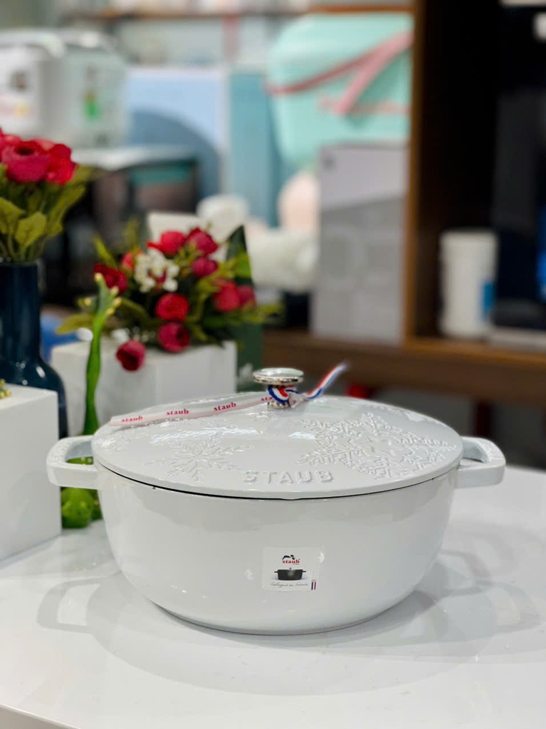 Nồi gang Staub bông tuyết trắng 24cm 3.6L (11312402)