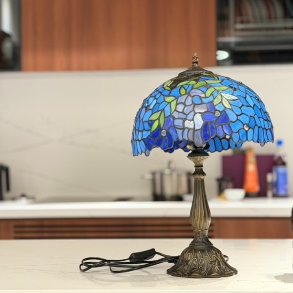 Đèn bàn trang trí Tiffany 30*48cm lá xanh (mới)