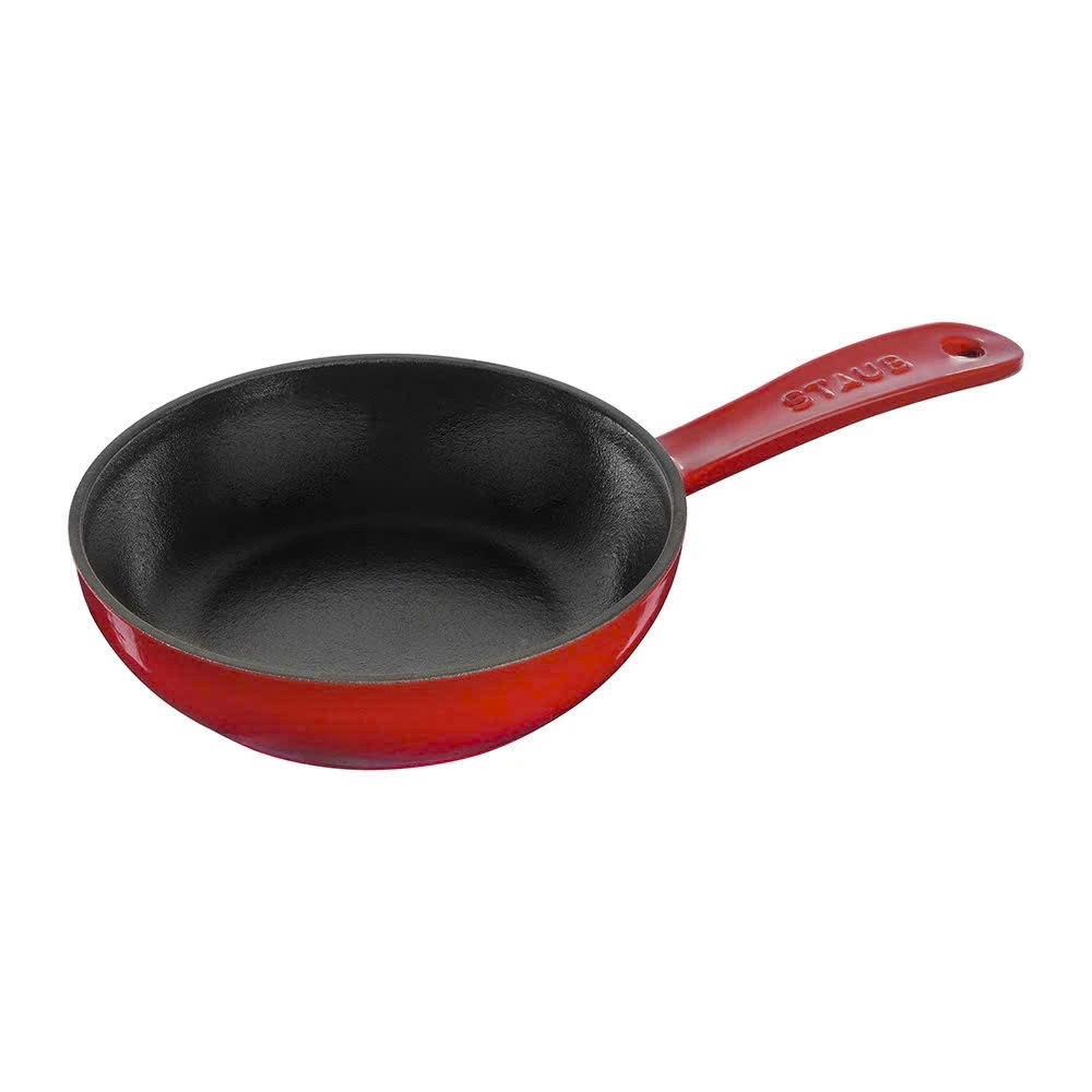 Chảo gang Staub mini cán dài 16cm màu đỏ (3 272340 037146