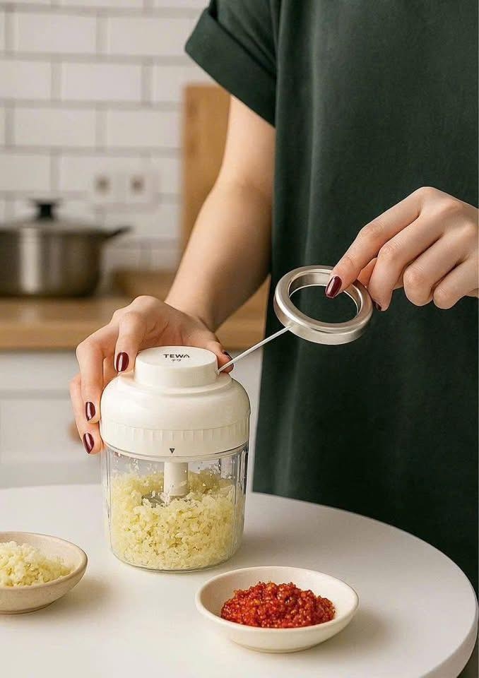 Máy xay mini đa năng Tewa 400ml 80015