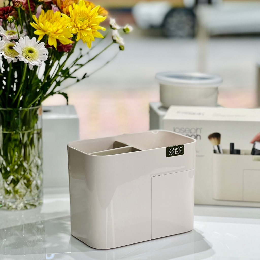 Kệ đựng mỹ phẩm có ngăn kéo Joseph Joseph Compact 75003