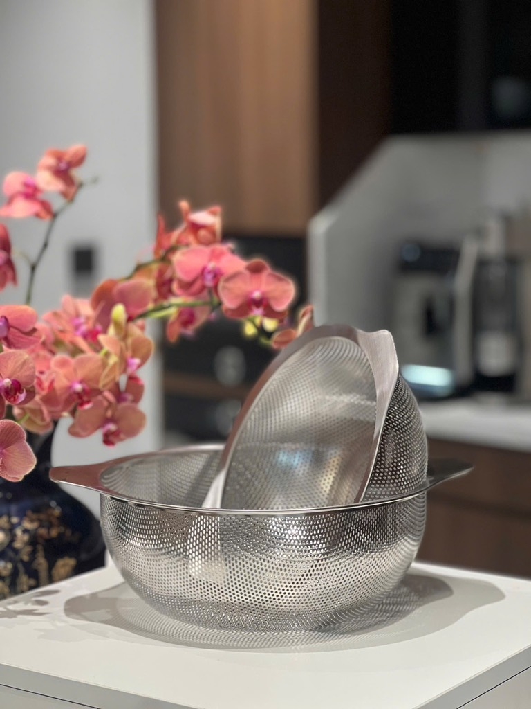 Set 2 rổ inox Kela có quai (22-26cm) KL-2226