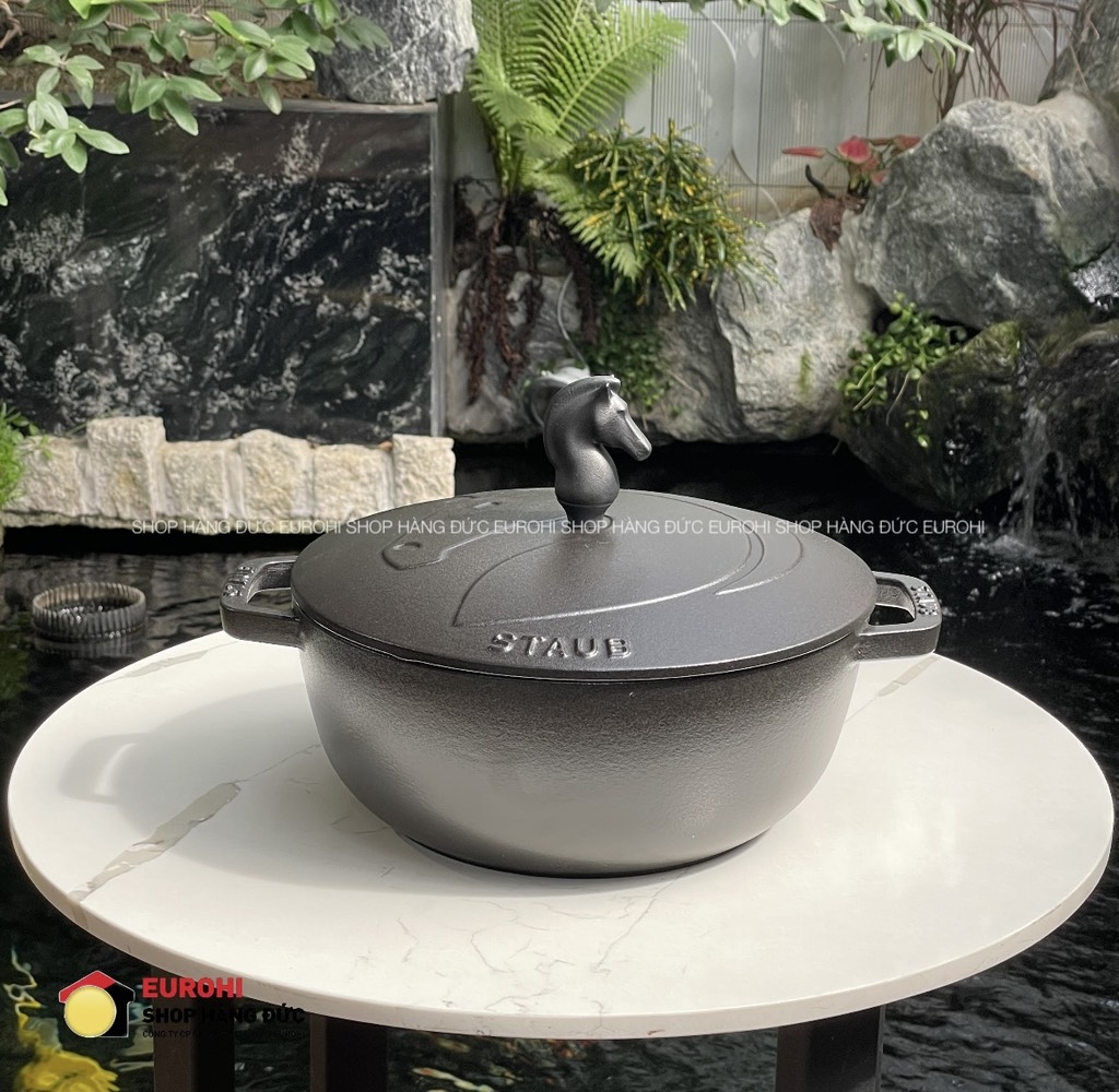 Nồi gang Staub đen núm ngựa 24cm 3.6L (1034571)