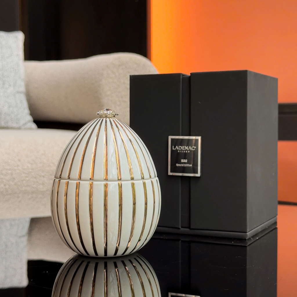 Nến thơm cao cấp Ladenac Milano 220gr màu trắng sọc vàng