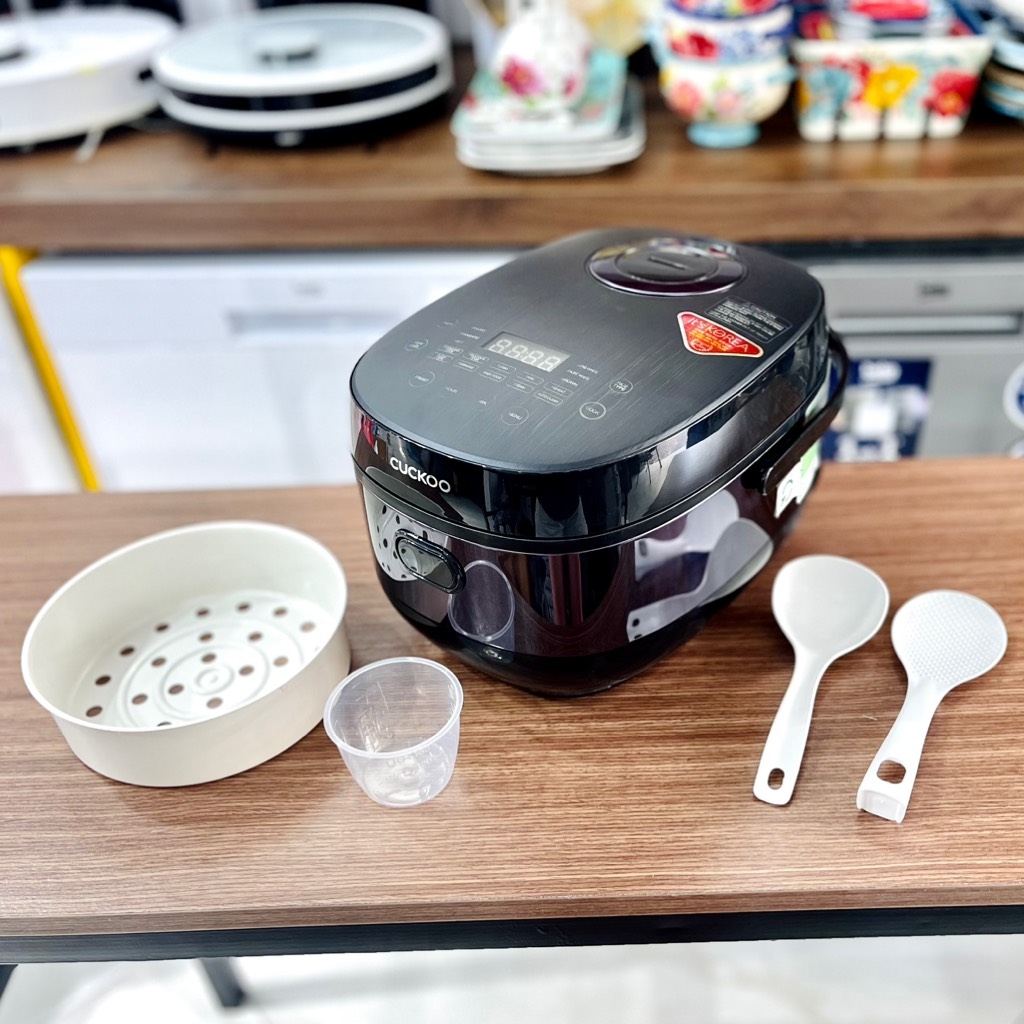 Nồi cơm điện Cuckoo 0690F 1,08L