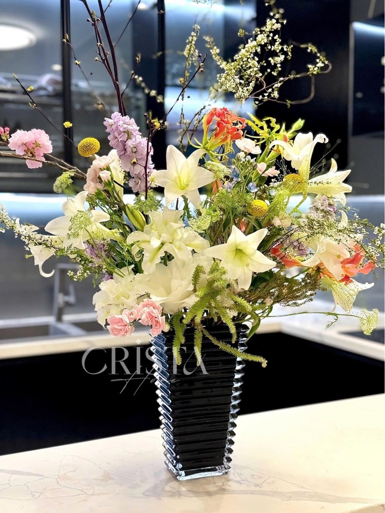 Lọ hoa dáng tháp Crista màu đen (60240-BL)