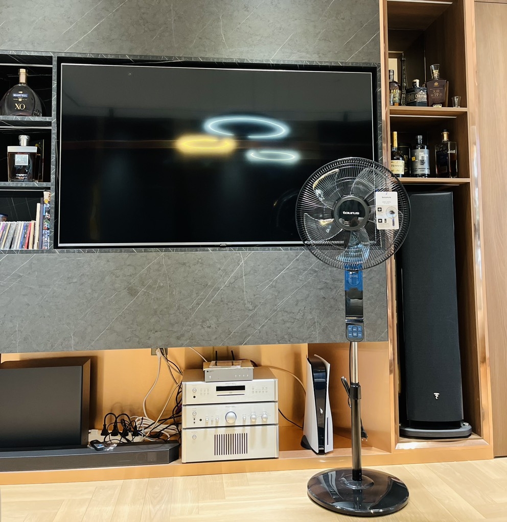 Quạt cây Taurus FA008 Boreal Digital 50W có đuổi muỗi (tặng 1 lọ tinh dầu)