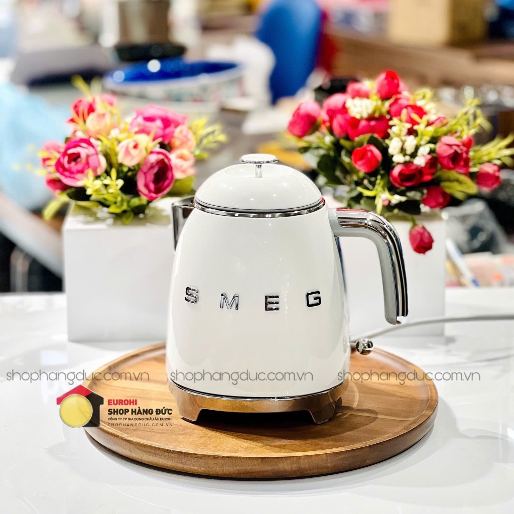 Ấm siêu tốc SMEG KLF05WHEU White 0,8L màu trắng
