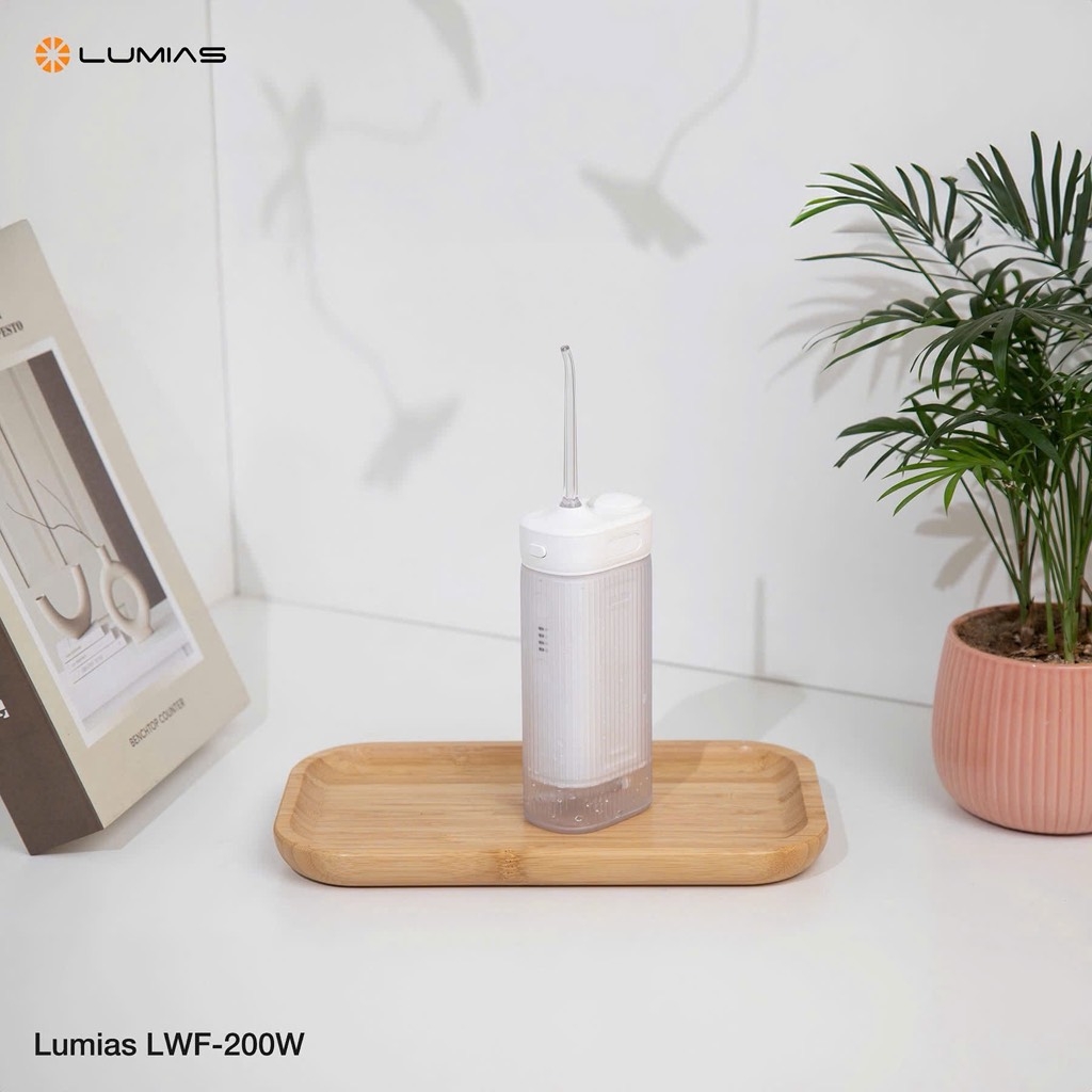 Máy tăm nước mini Lumias màu trắng LWF-200W