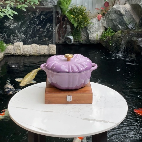 Nồi gang bí Happiness 20cm 1.85L màu tím