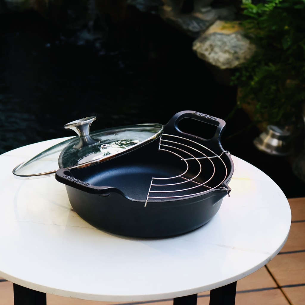 Nồi chảo gang mỏ quạ Gkoch (có gác dầu) 24cm