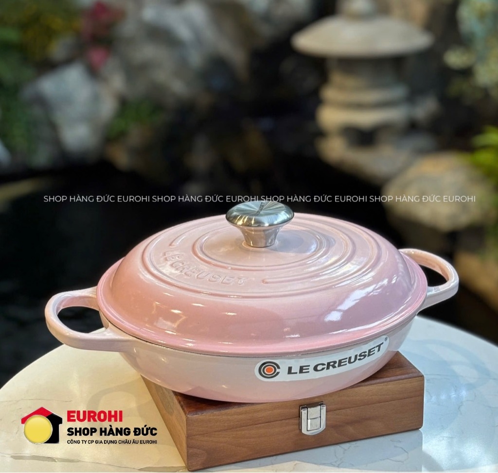 Chảo gang Le Creuset Signature Braiser 26cm màu hồng 2.2L ( 21180 26 77 74430)