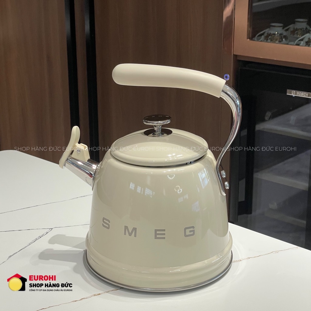 Ấm đun bếp từ Smeg WKF01CR 2.3L màu kem