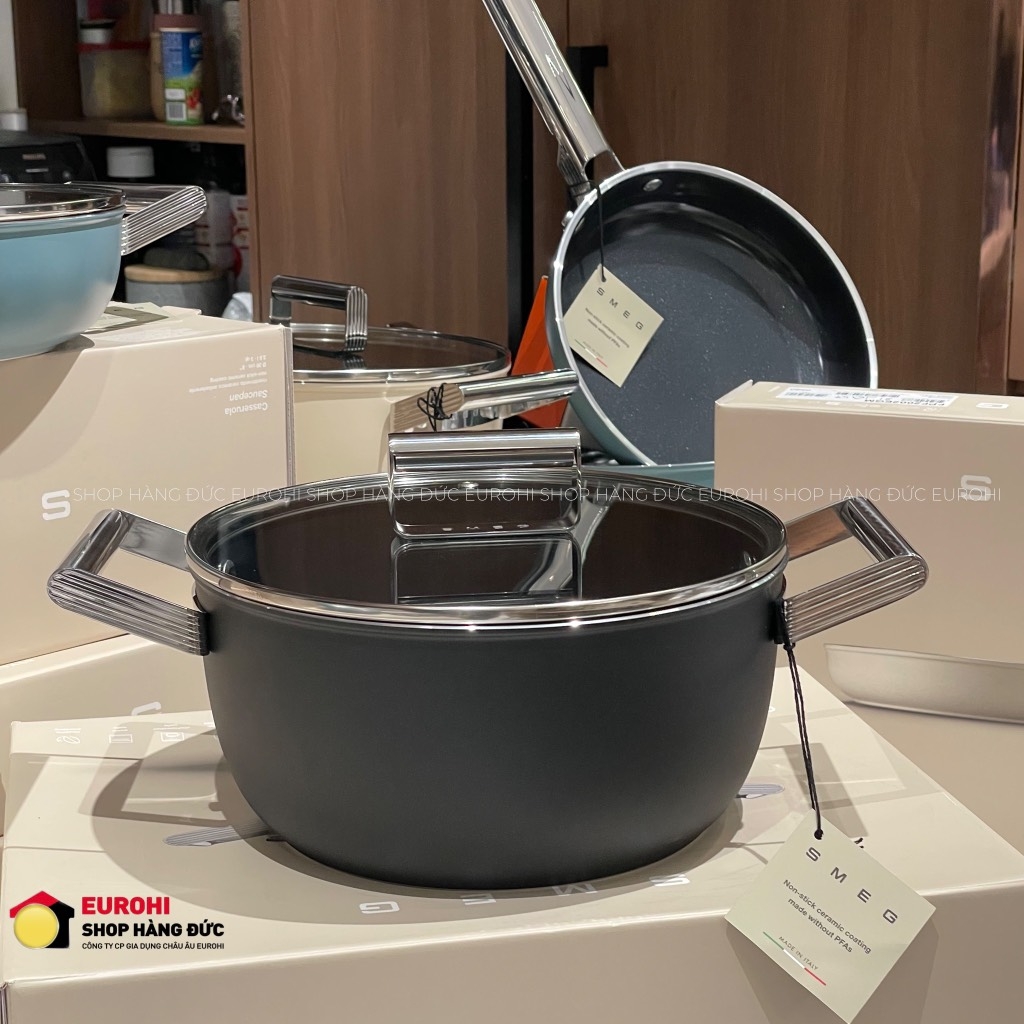 Nồi  SMEG Casserole CSF2412BLM 24cm màu đen (vung kính)