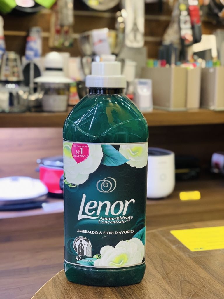 Xả vải Lenor xanh