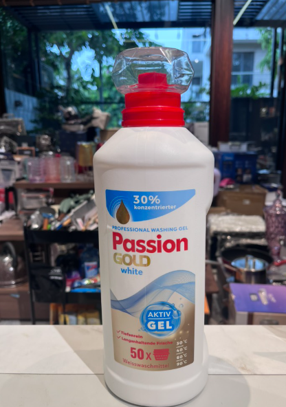 Nước giặt Passion trắng 2L