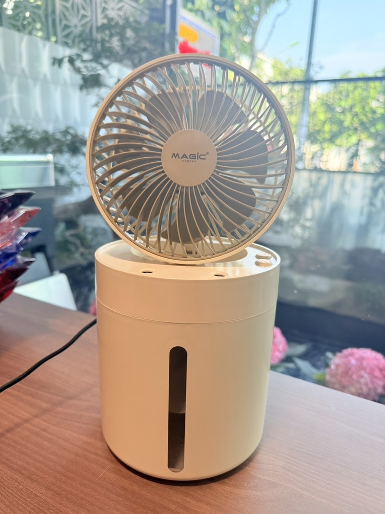 Quạt tích điện hơi nước mini Magic A-006