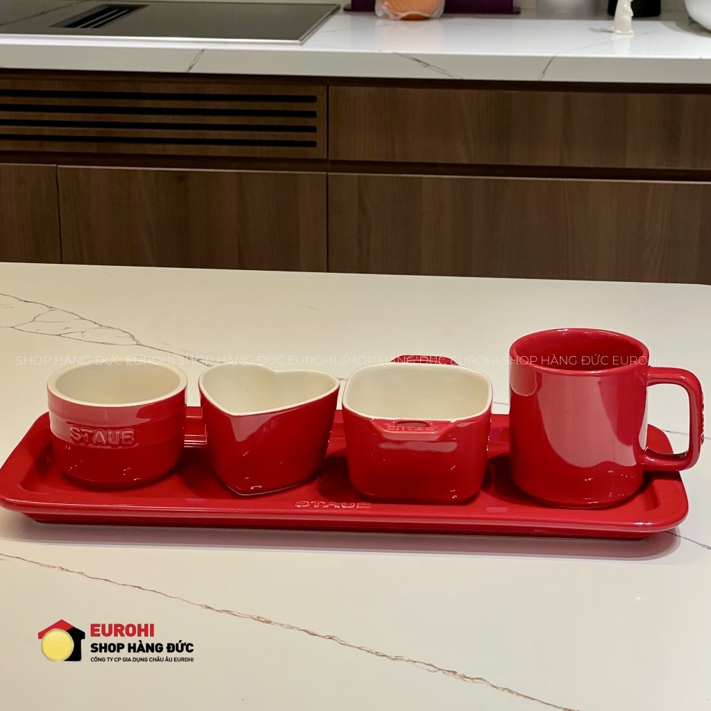Set 5 món cafe sáng Staub kèm khay màu đỏ
