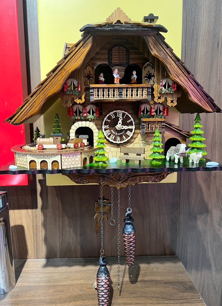 Đồng hồ treo tường Clockvilla Cuckoo Black Forest House 48110QMT Made in Germany