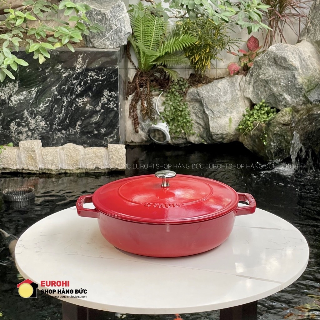 Nồi chảo gang Staub Chistera 28cm 3.7L màu đỏ (12612806)