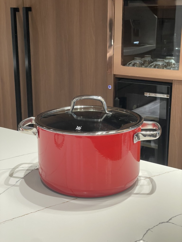 Nồi WMF Fusiontec 24cm 6,4L màu đỏ