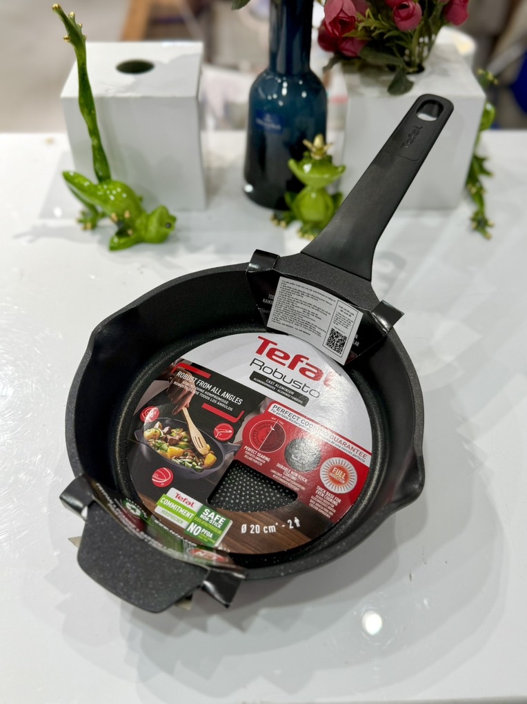 Chảo Tefal Robusto 20 cm (có miệng rót)