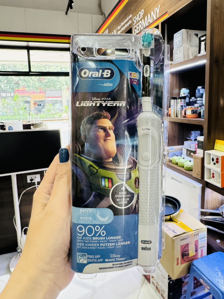 Bàn chải điện trẻ em Oral B màu trắng
