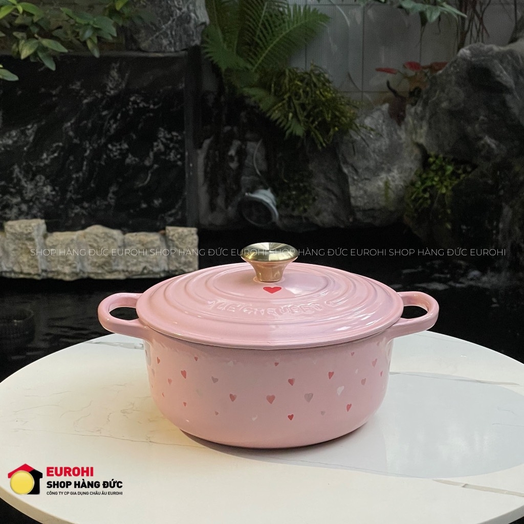 Nồi gang Le Creuset Valentine hồng trái tim 20cm 2.4L (21177 20 85 04450)