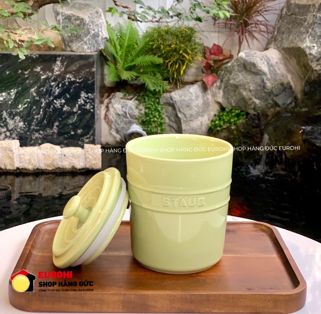 Hũ sứ Staub nắp kín 800ml màu cốm