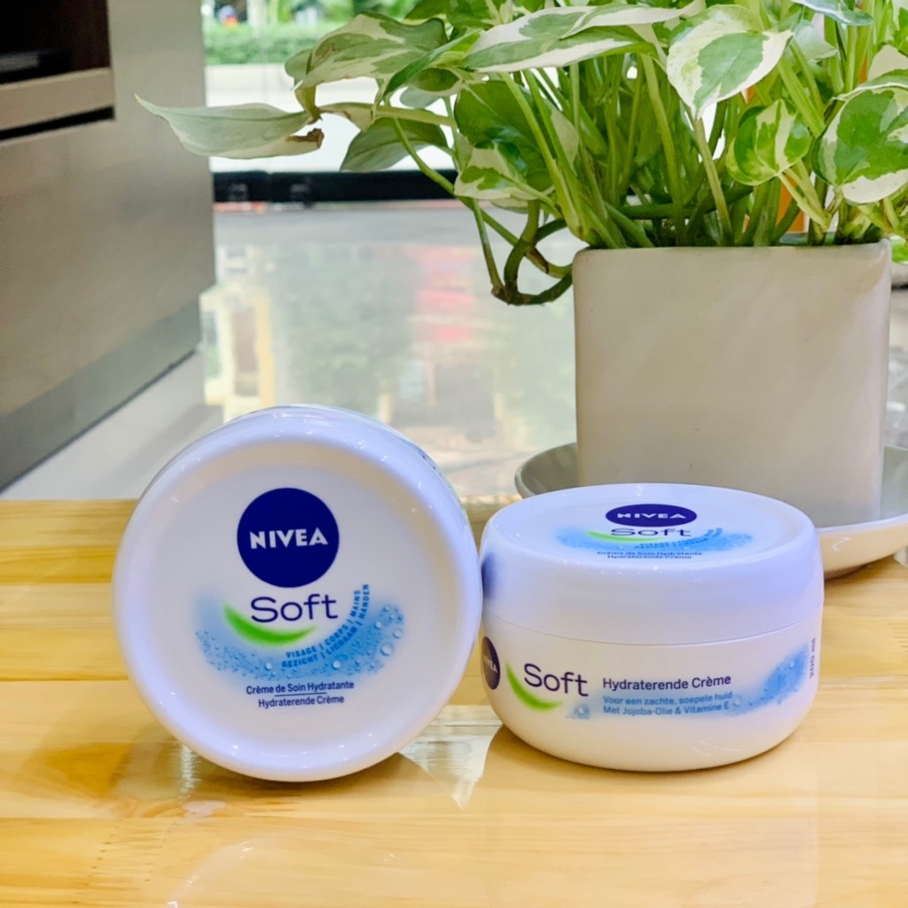 Kem dưỡng ẩm Nivea Soft 200ml M20