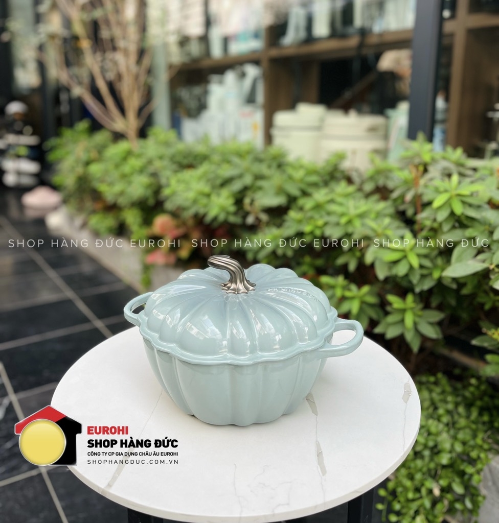 Nồi gang Le Creuset Bí Sea Salt 24cm 3.7L (21238 24 71 74430)