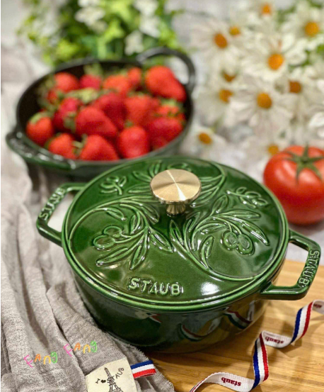 Nồi gang Staub La Marmite olive 16cm 1.1L màu xanh rêu (1034476)