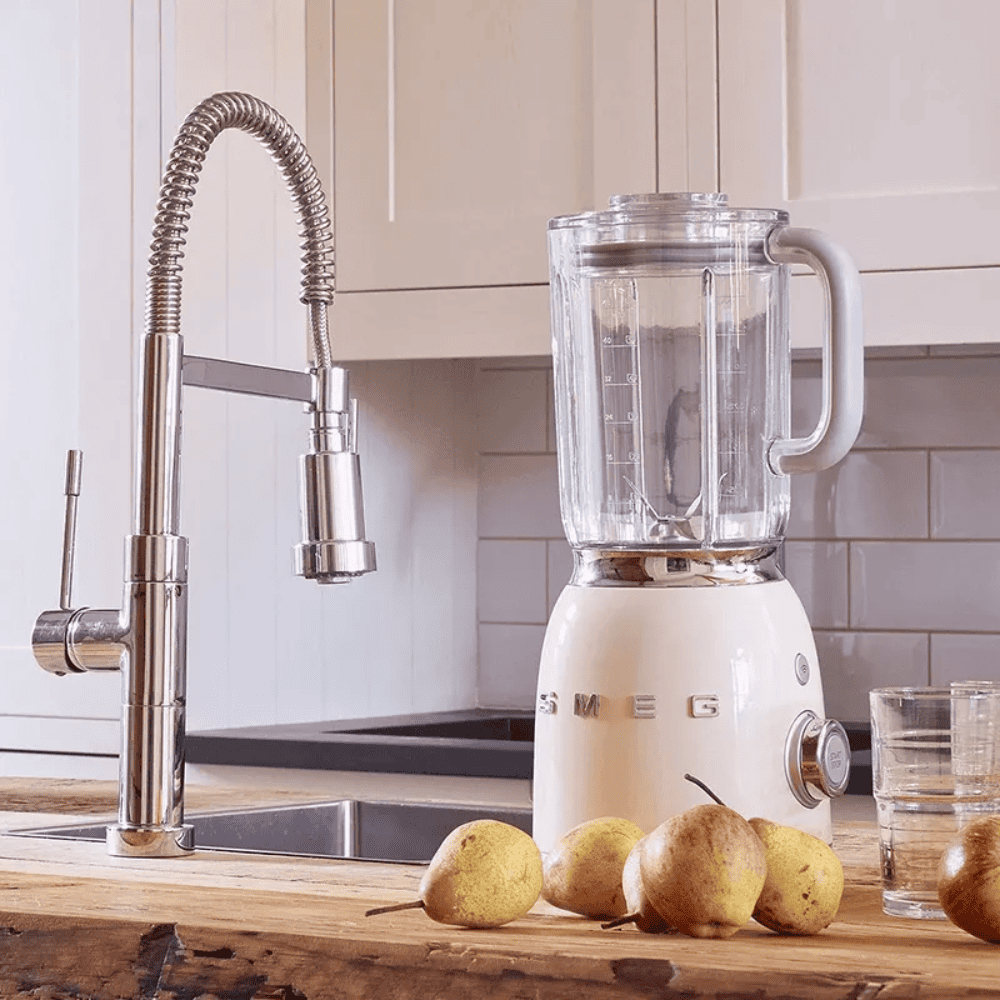 Máy xay sinh tố Smeg BLF03CREU màu kem