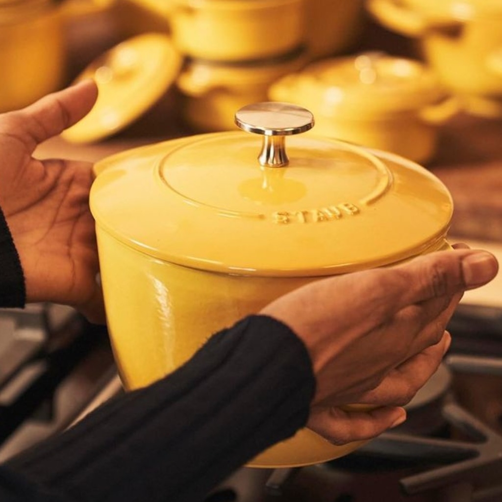 Nồi gang Staub Gohan 16cm 1.74L màu vàng (117216122)