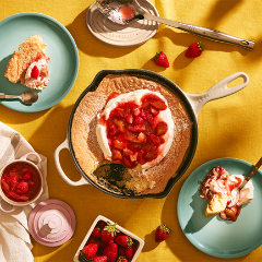 Chảo gang Le Creuset Meringue có miệng rót 20cm màu kem (20182 20 71 60422)