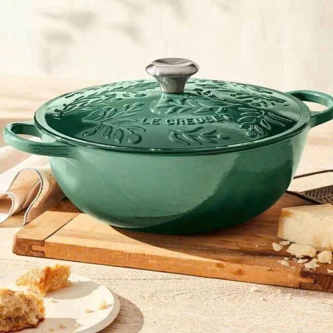 Nồi gang sâu lòng Le Creuset Marmite Olive 28cm 4.9L (21898 28 79 54430)