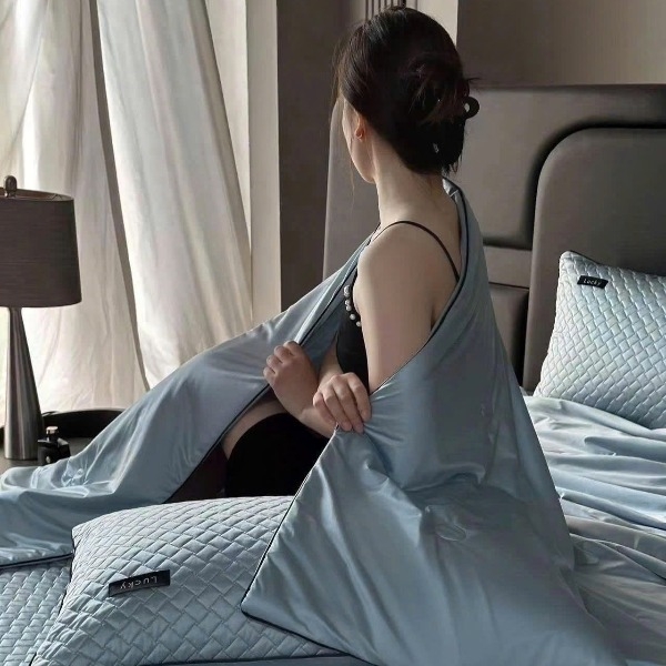 Bộ ga và vỏ gối Tencel Ice xanh nhạt 1.8m*2m