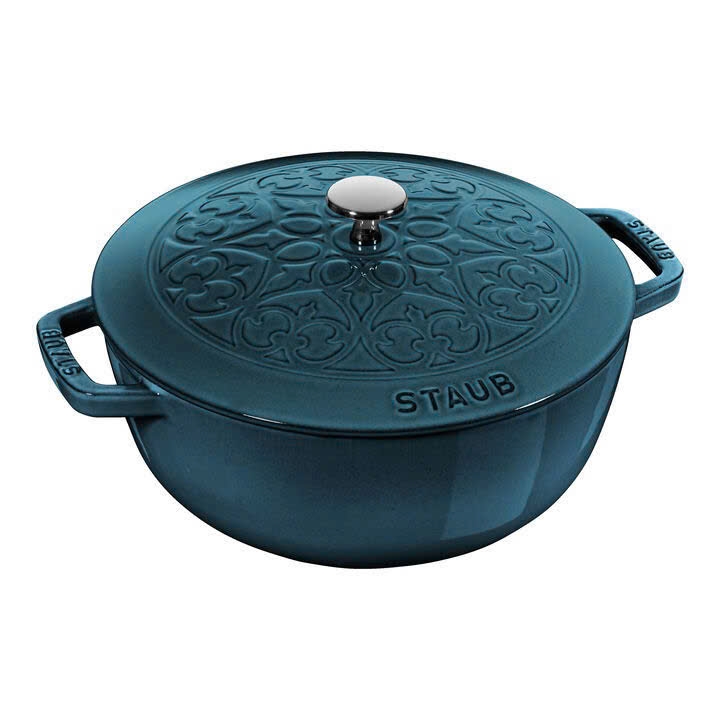 Nồi gang Staub Lily Lamer 24cm 3.6L màu xanh cổ vịt (19552437)