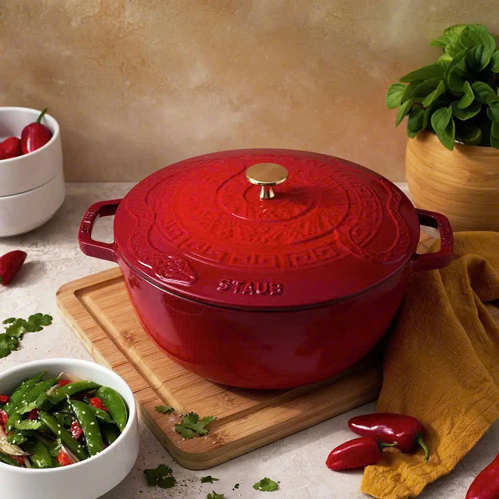 Nồi gang Staub rắn đỏ 26cm 4.9L (1032794)