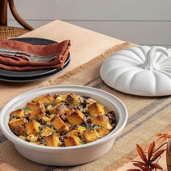 Khay sứ bí ngô Le Creuset 23cm màu trắng (61027234310030)