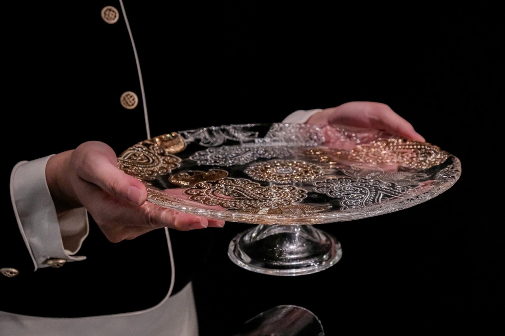 Đĩa chân đế pha lê IVV Pashmina Clear Gold 30cm (8140.2/300)