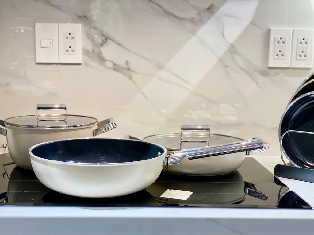 Chảo rán SMEG FPF2802CRM 28cm màu kem