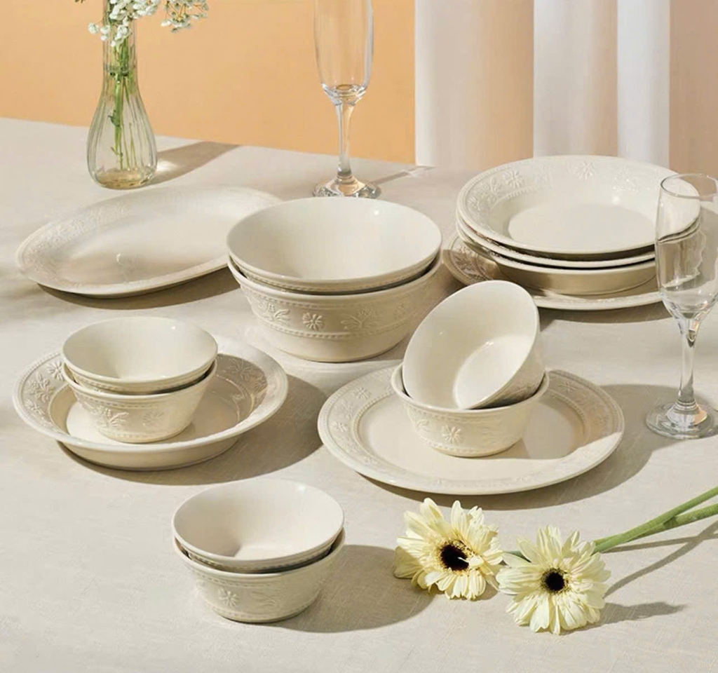 Set bát đĩa Staub Daisy 15 món màu kem
