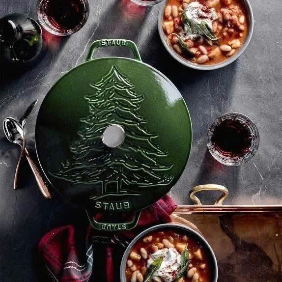 Nồi gang Staub 24cm 3.6L cây thông xanh (11172485)