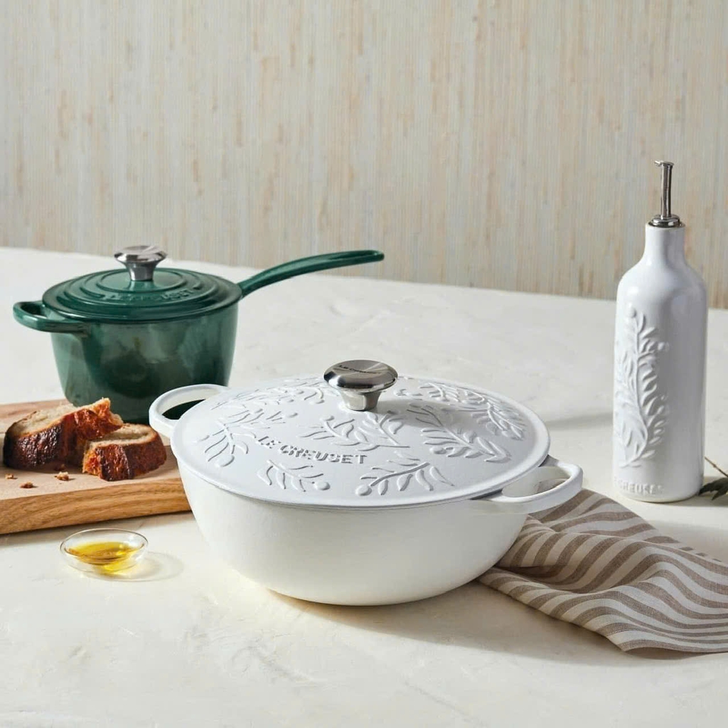 Nồi gang sâu lòng Le Creuset hoa lá cành 28cm 4.9L màu trắng (21898 28 43 14460)