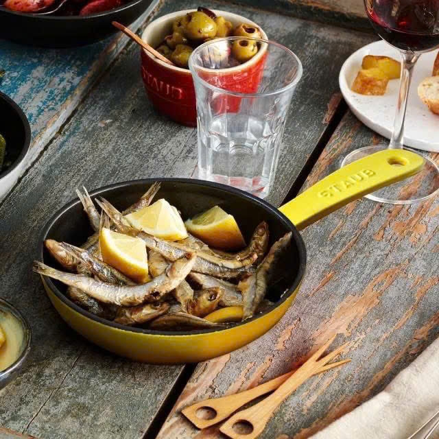 Chảo gang Staub citron 16cm 0.59L màu vàng (1029936)
