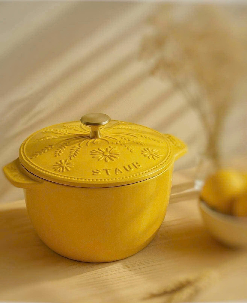 Nồi gang Staub bông lúa 20cm 3.16L màu vàng (1033677)