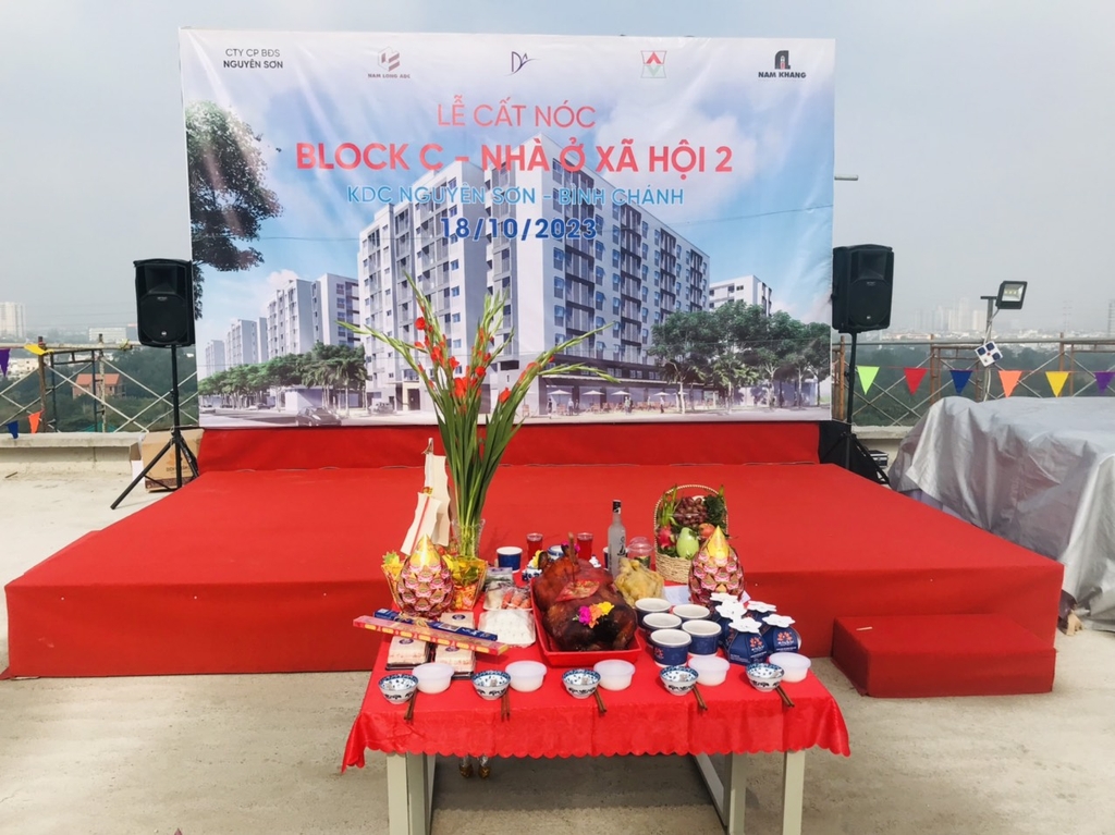 Mâm cúng động thổ tại khu vực công trình Trước Ngày Khởi Công: 10 Điều Cần Biết Về Lễ Động Thổ